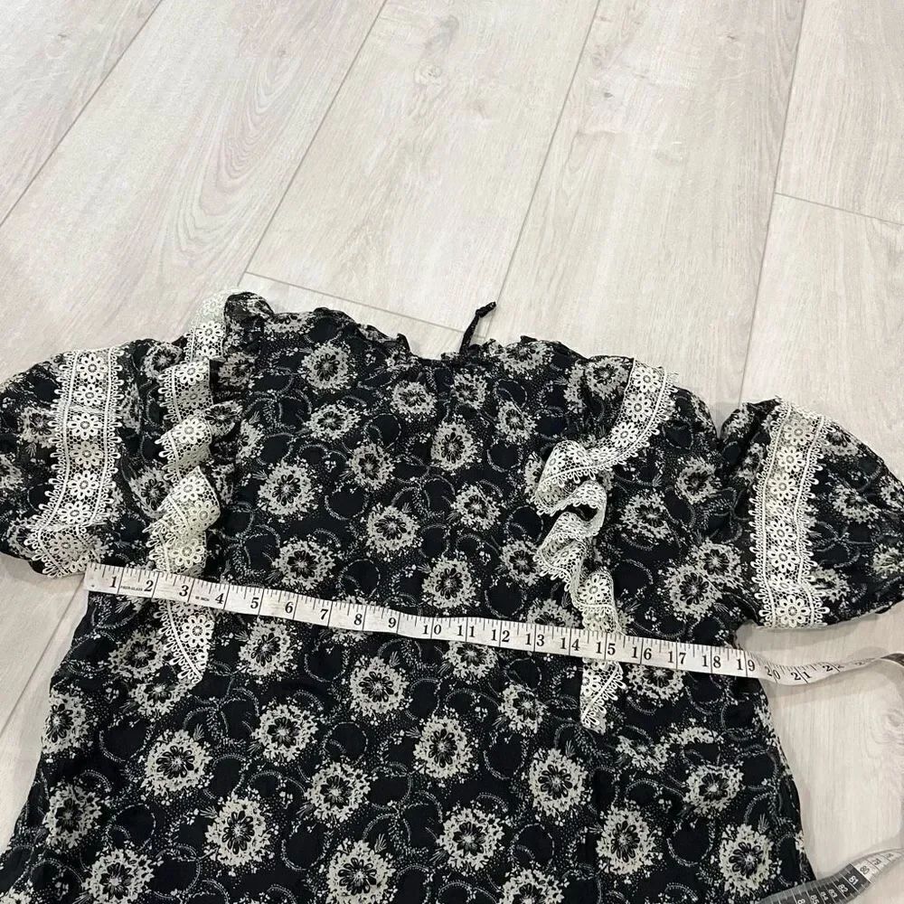 Current air Floral Lace Trimmed Top size L - Picture 5 of 7